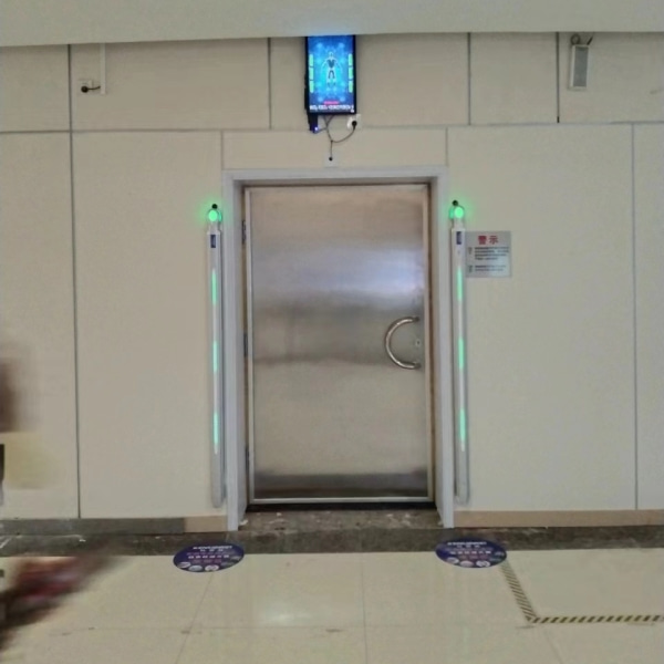 铁磁双柱现场